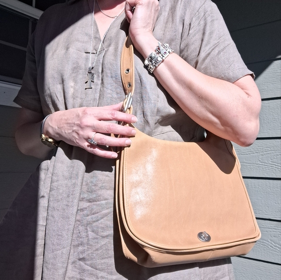 RARE Vintage Coach Legacy Crescent Flap Hobo Shoulder Saddle Bag 2002 Leather - Picture 1 of 16